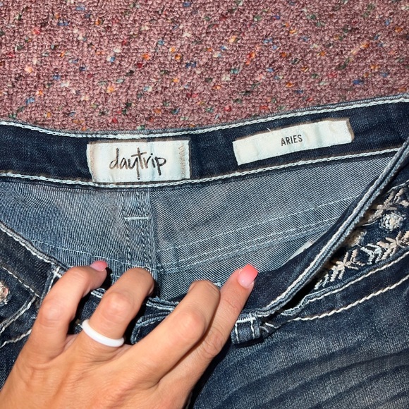 DayTrip Denim - Aries - Picture 4 of 4